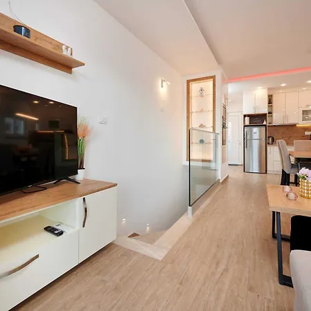 Exclusive Okrug Gornji With Shared Pool *