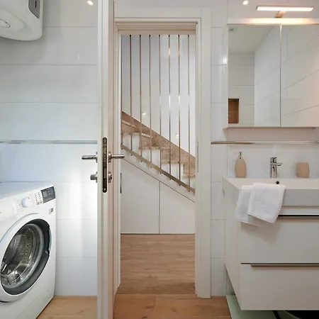 Exclusive Okrug Gornji With Shared Pool *