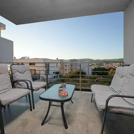 Exclusive Okrug Gornji With Shared Pool Apartment