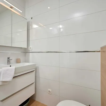 Apartment Exclusive Okrug Gornji With Shared Pool