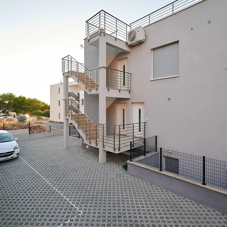 Apartment Exclusive Okrug Gornji With Shared Pool Trogir