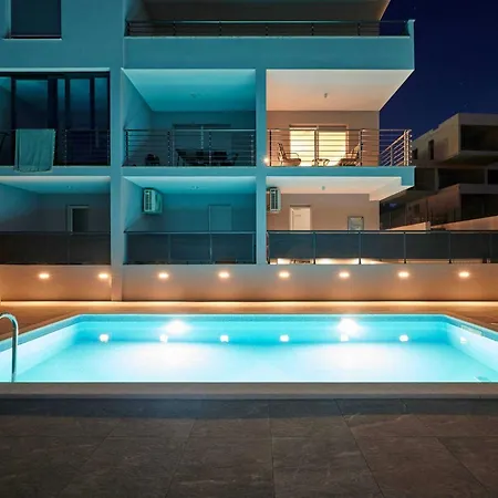 Exclusive Okrug Gornji With Shared Pool Trogir