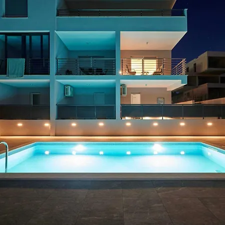 Exclusive Okrug Gornji With Shared Pool Trogir